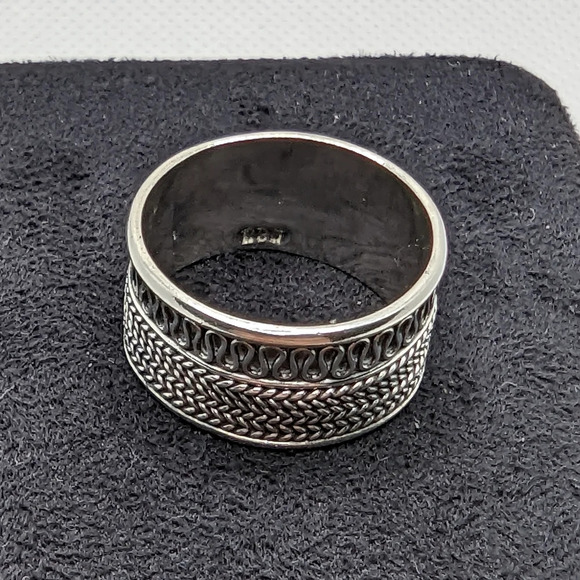 Large band ring - Picture 3 of 5